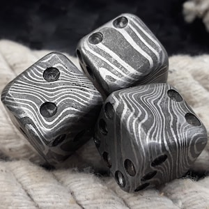 16MM Handmade Damascus Steel Dice Hand Forged Steel Hand Crafted Forged Metal Cool Die and Stripes