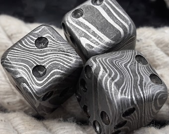 16MM Handmade Damascus Steel Dice Hand Forged Steel Hand Crafted Forged Metal Cool Die and Stripes