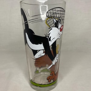 Sylvester the Cat Tweety Bird and Hector the Dog Drinking Glass Tumbler - Pepsi Collector Series - 1976