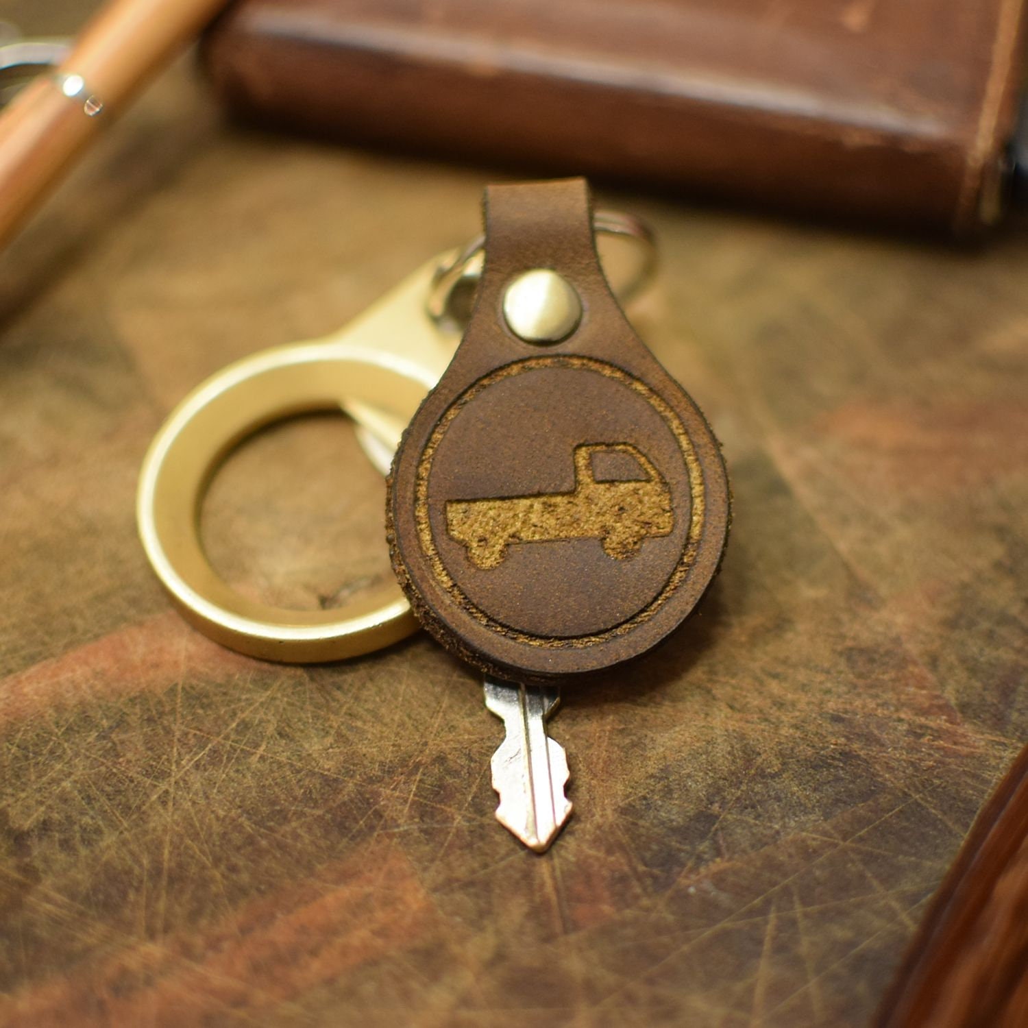 Honda CR-V Black Teardrop Key Chain