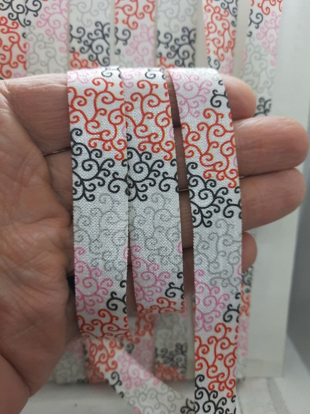 Folded Ribbom 3 Metres Foe Fold Over Elastic Ribbon Crafts Sew Swirls Damask White ...