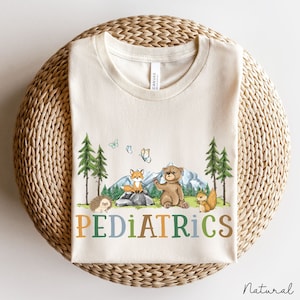 Pediatric Nurse Shirt Crewneck Geschenk und Waldtiere, Pediatric Shirt, Peds Nurse Shirt Geschenk, Peds Nurse Crew Shirt, Pediatric Nursing Tee