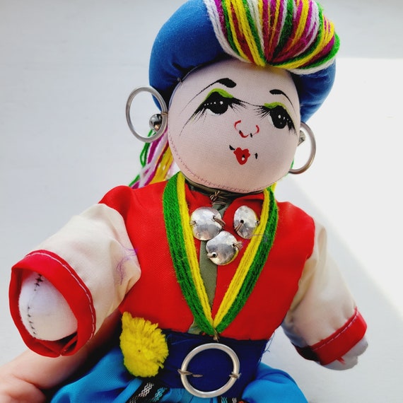 Vintage ethnic dolls 2025