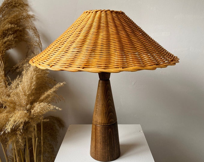 FUNGAL Rattan Table Lamp, Rattan Lamp, Rattan Lampshade, Wicker Lamp, Wicker Lampshade, Handcraftig Oak Table Lamp Base, Mid-Century Art