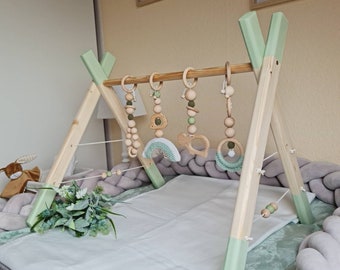 Holzspielbogen mit 4 Anhängern, Regenbogen Gehäkelt| Handgefertigt | Spielbogen Anhänger | Spieltrapez | Babygym Anhänger | Makramee