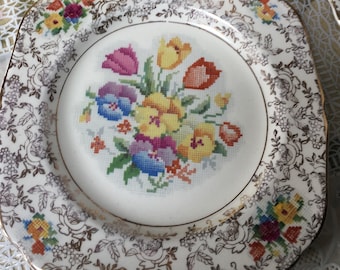 H&K Tunstall, Set of three cake plates c1933-1942.  ’Old English Needlepoint’ pattern.