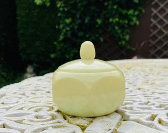 Rara olla de jade blanco con tapa