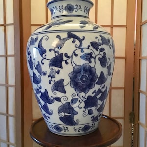 Antique, Blue & White Chinese Vase