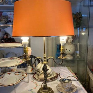 Lámpara de mesa Bouillotte francesa antigua Lámpara de escritorio antigua figura neoclásica