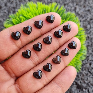 Cabochon lisse en spinelle noir naturel de qualité supérieure, en forme de coeur, taille 8 mm, pierre précieuse cabochon.