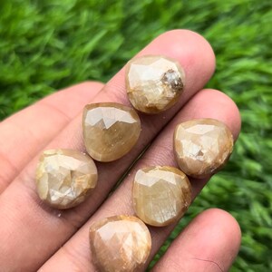Saphir jaune naturel de qualité supérieure, un côté, taille cabochon en forme de coeur, taille rose, 14 MM, 6 Ps, pierre précieuse cabochon