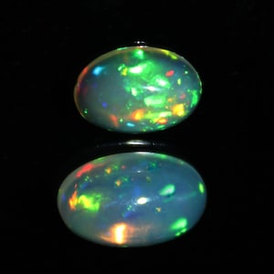 Cabochon di opale etiope naturale 1.80 carati Ottobre Birthstone Calibrato Dimensioni da 8 a 9 MM Grande opale Facendo gioielli