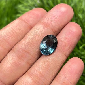 Top-Qualität Natürliche London Blau Topas Facettenschliff Oval Form Cabochon Größe 15x10x7 MM 1 Stück Edelstein Schmuck Pendent
