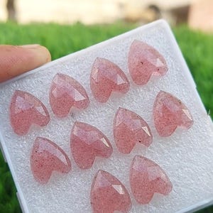 100% quartz fraise naturel de qualité supérieure, un côté en forme de coeur, taille rose 14 mm, 10 pièces de pierre précieuse cabochon.