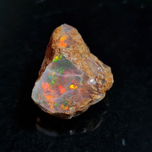 Opale di fuoco grezzo di alta qualità, 21x17x14 MM, 20,10 carati. Pepite di fila di opale di fuoco multi, opale oleoso appariscente di fuoco multi ruvido.