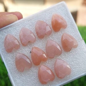 100% pierre de lune naturelle de qualité supérieure sur un côté en forme de coeur taillé en rose 14 mm, 10 pièces de pierre précieuse cabochon.