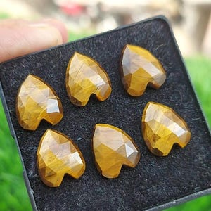 Oeil de tigre naturel de qualité supérieure, un côté, taille rose en forme de coeur, taille 14 mm, 6 pierres précieuses cabochon.