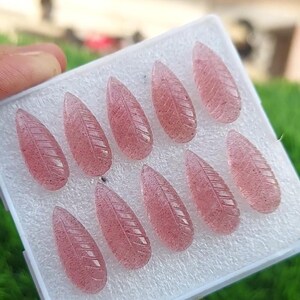 Quarzo fragola naturale di prima qualità al 100%, intagliato a mano, a forma di cabochon, dimensioni di una pera, 20x8 mm, 10 pezzi.