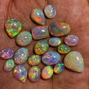 AAA ++ Forma di mix di opale di fuoco Welo etiope naturale di alta qualità Lotto all'ingrosso Incredibile cabochon opale di qualità ~ Pietra preziosa opale etiope naturale.