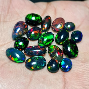 Lotto di cabochon di opale nero etiope naturale, forma mista, lotto di cabochon di opale multi appariscente, pietra preziosa di opale, opale etiope, anello di fidanzamento di opale
