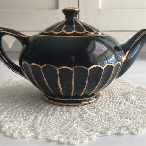 Vintage SADLER Individual Tea For One Teapot Art shops Deco JET BLACK Gold Gilt Perfect