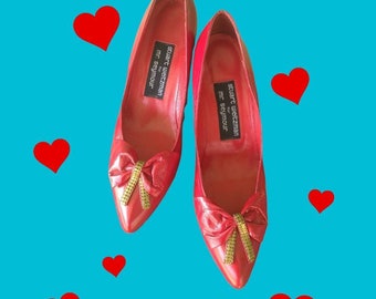 Stuart Weitzman for Mr Seymour Red Leather Heels Pumps Gold Accent Bow 7.5B NOS