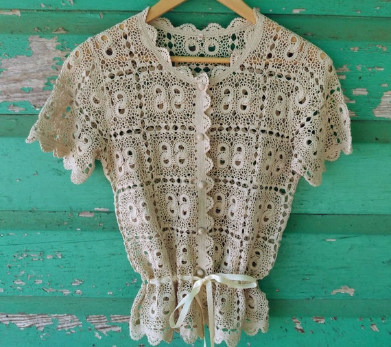 Vintage 1960s Cotton Crochet Blouse Tan Hand Knit… - image 6