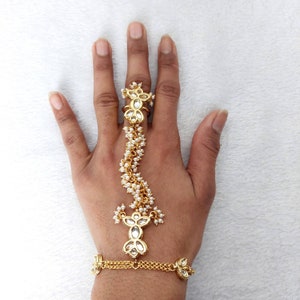 Naira shop hand bracelet