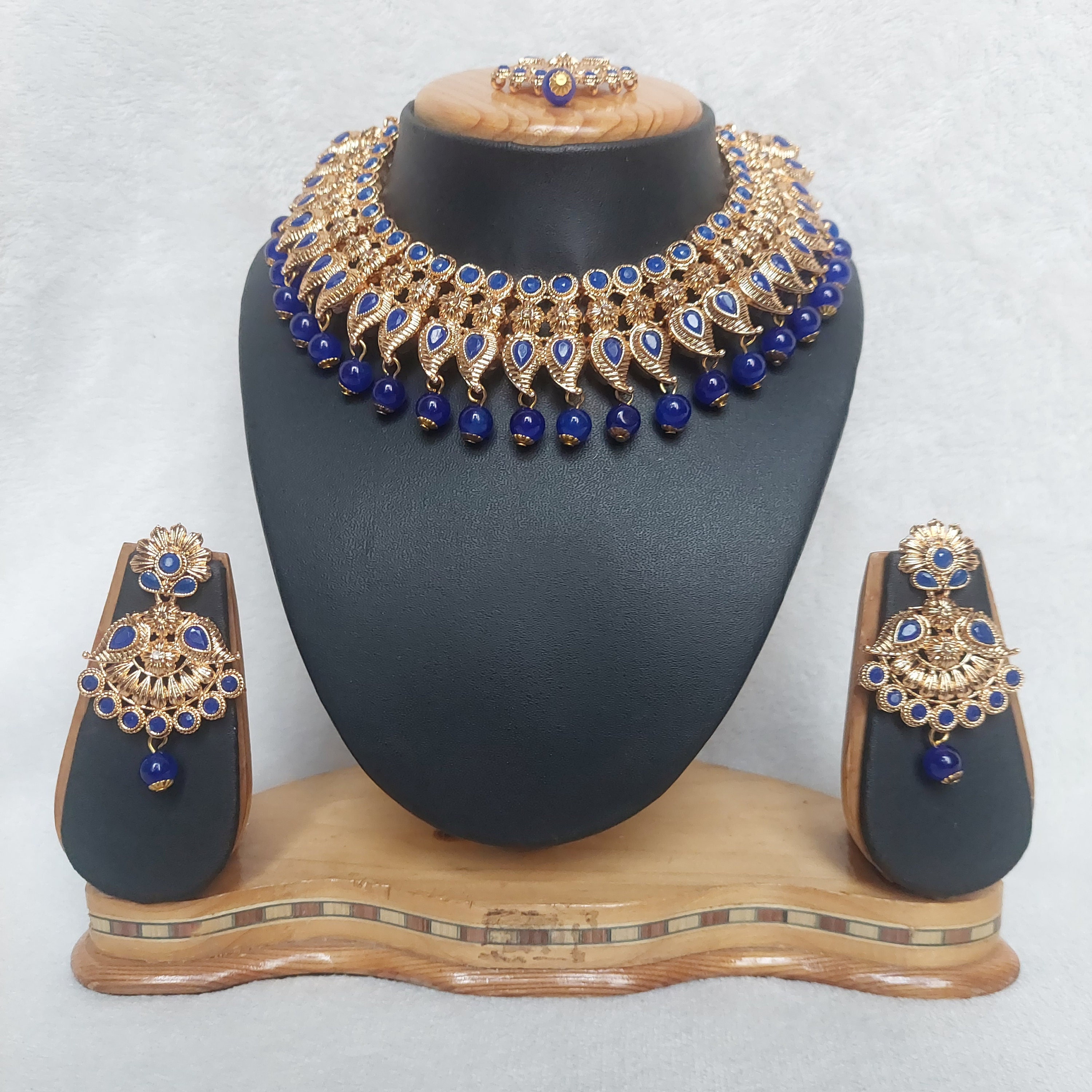 Necklace in blue clearance colour