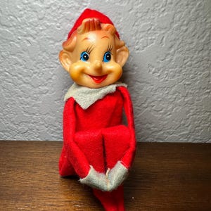 Röd filt vintage knäkramare, jultomte, älvtomte 1960-talet