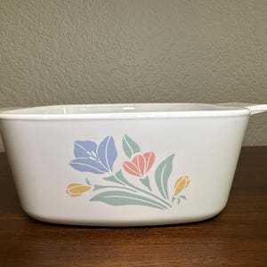 Cocotte « Friendship » de 1,5 litre Corning Ware, vintage, carrée, fleurs pastel
