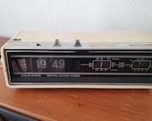 Radio alarm clock Flip vintage with functional slats