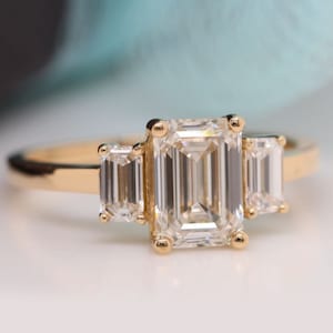 Three Stone Emerald Cut Moissanite Engagement Ring,2.50CT Emerald Cut, Moissanite Wedding Ring, Three Stone Emerald Cut Ring, Gift for her.