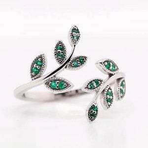 Vintage Wedding Band Women Leaf Green sapphire ring, Leafy Wedding Band Art Deco Wedding Ring Open Ring Unique Anniversary Ring Cluster Ring