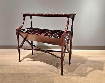 Revistero o librero Canterbury de caoba vintage