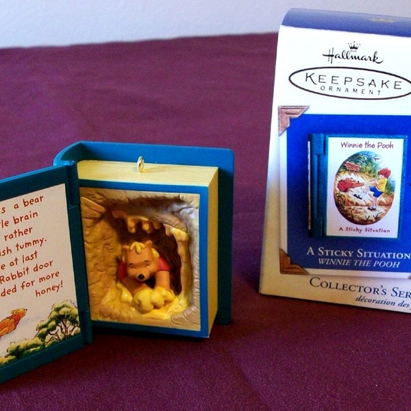 WINNIE THE POOH - A Sticky Situation / 7th in Series / Vintage Hallmark / Memory Card Enclosed