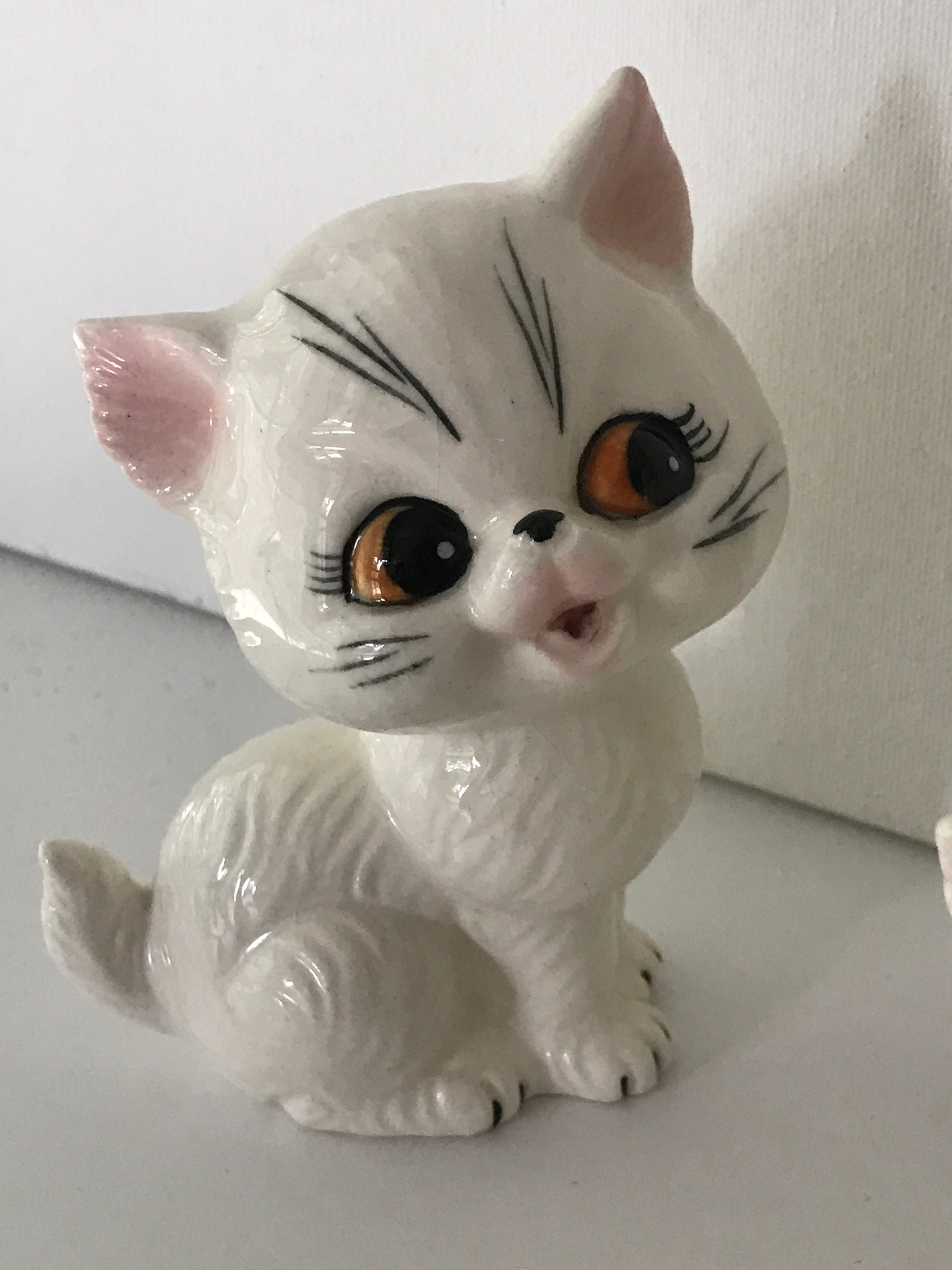 * antique cat ୨୧ * 小さな 白いリボンの 猫ちゃん antique cat ୨୧ * 小さな 白いリボンの 猫ちゃん