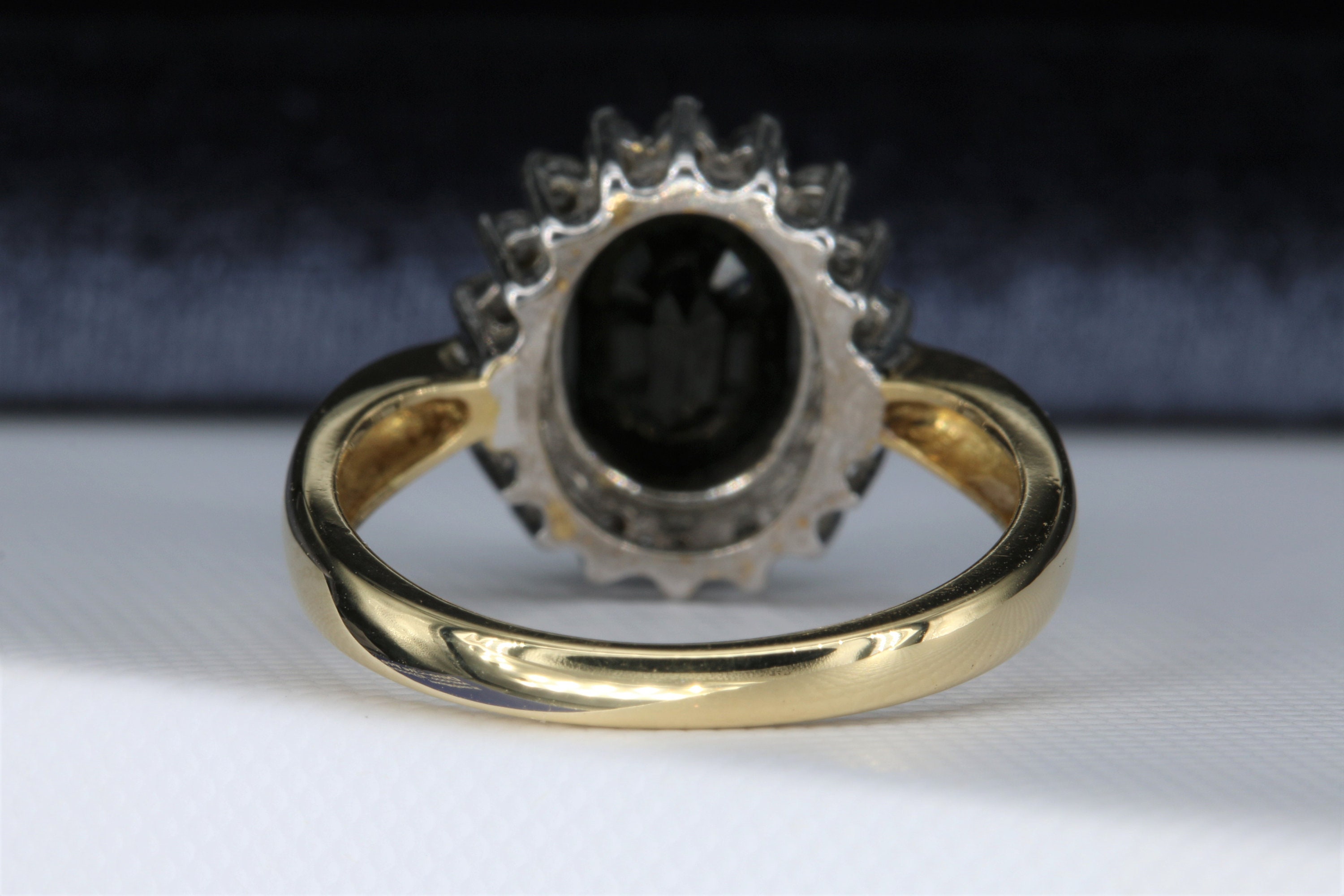 18ct Yellow Gold Sapphire & Diamond Ring,2.00ct,Size UK K 1/2 US 5.5 EUR 51