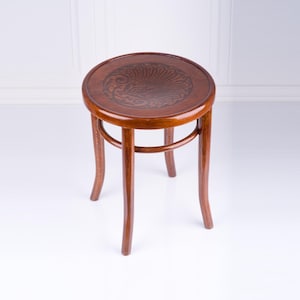 Stołek Thonet/ zabytkowe krzesła Thonet/ antyczne krzesła Thonet/ krzesła do jadalni Thonet/ gięte krzesła Thonet/ gięty stołek Thonet