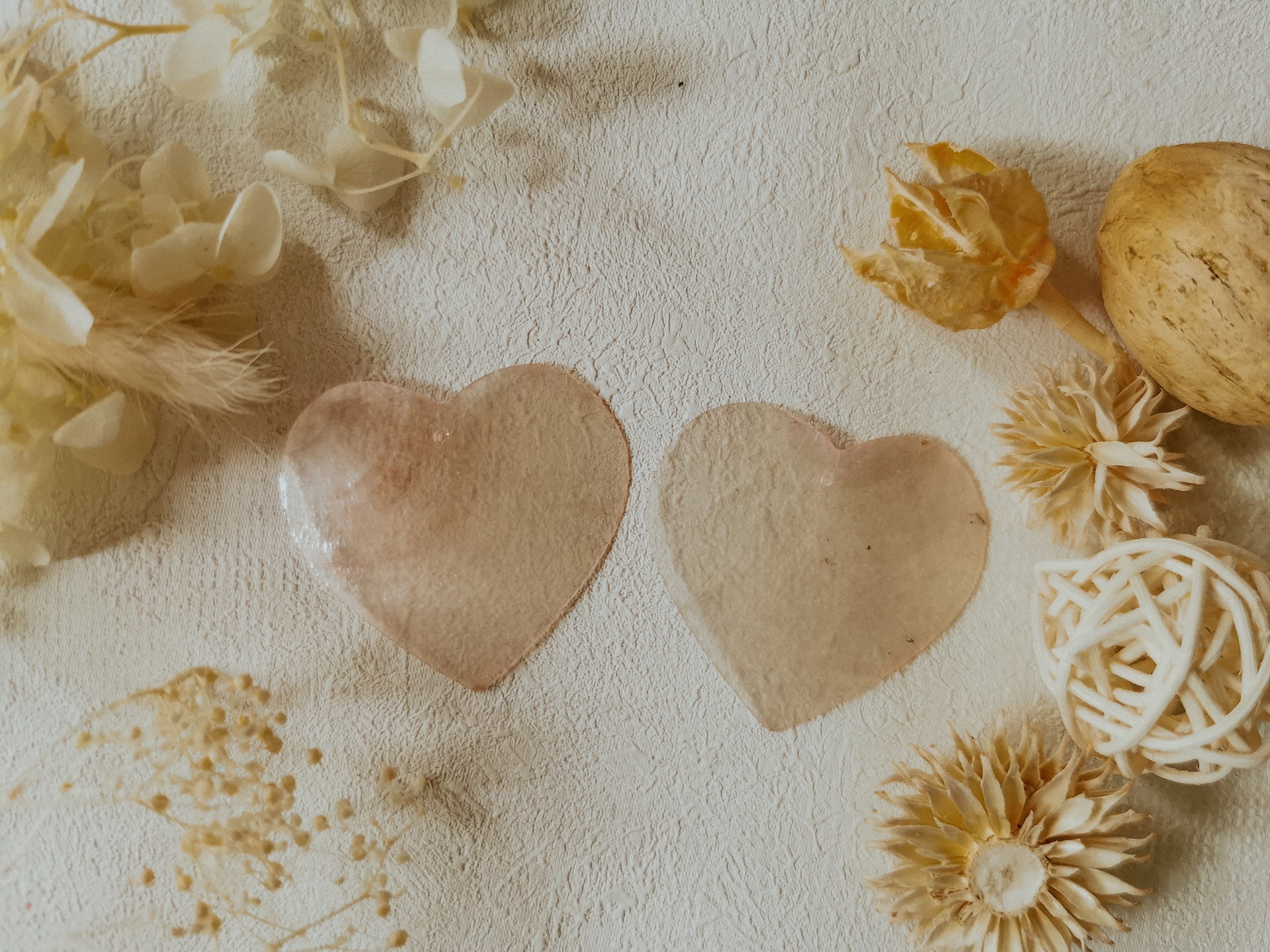 X50 1.75 Inch Capiz Shell Heart Shape / 1 Hole / Natural Colour ...