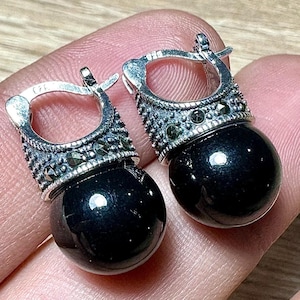 925 Sterling Silver Marcasite & Black Pearl Stud Earrings – Vintage Style Jewelry – Gift for Her, Mom, Wife, Bridesmaid