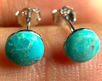 Pendientes de botón de turquesa de 5 mm, turquesa auténtica, plata de ley 925, piedra azul pequeña, regalo para ella.