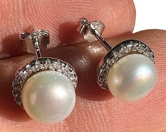 Pendientes de perlas de 9 mm, redondos, de plata de ley 925. Un regalo clásico y delicado para ella.
