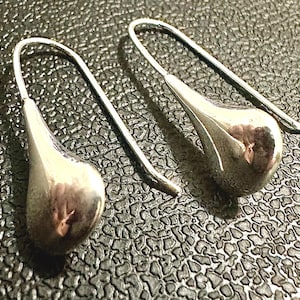 Teardrop Drop Earrings for Women – 925 Sterling Silver Hook Dangle Earrings – Lightweight Elegant Teardrop Jewelry Gift