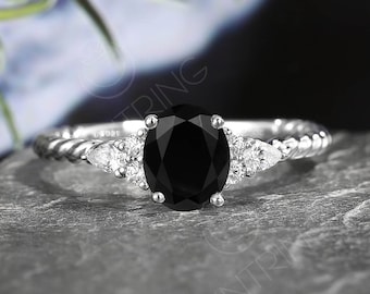 18Kにオーバル型のブラックオニキスのリング ヴィンテージオーバルブラックオニキスリング：18Kホワイトゴールドの