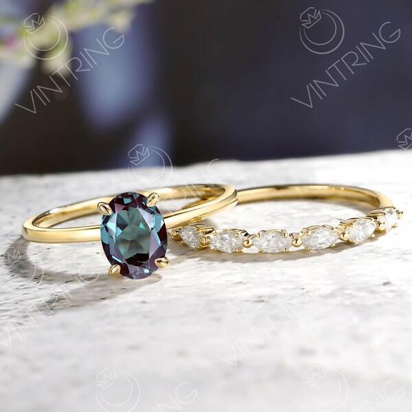 Unique Alexandrite Engagement Ring set,Oval Alexandrite Yellow Gold Ring,Diamond Matching Ring,Minimalist Ring,Art Deco Ring,Promise Ring