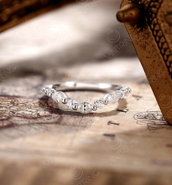 14k White Gold Curved Wedding Band, Oval Round Moissanite