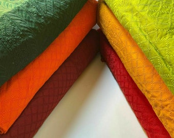 Tela de bordado inglés 100 % algodón con césped artificial: material con ojales bordados para confección, manualidades y costura, 112 cm de ancho por metro