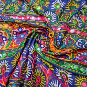 Baumwolle Spiegel Stickerei Suzani Rangoli Banjara Stoff 112 cm (Motiv -4)