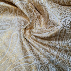 Sier paisley goud metallic print Indiase banarasi brokaat stof per meter Ivory